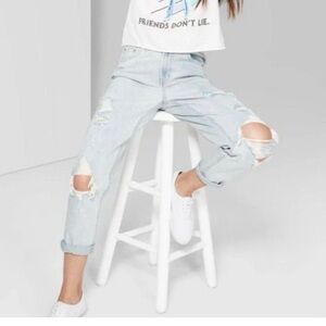 Wild Fable Women’s High-rise Distressed Mom Jeans Light Wash Size 8